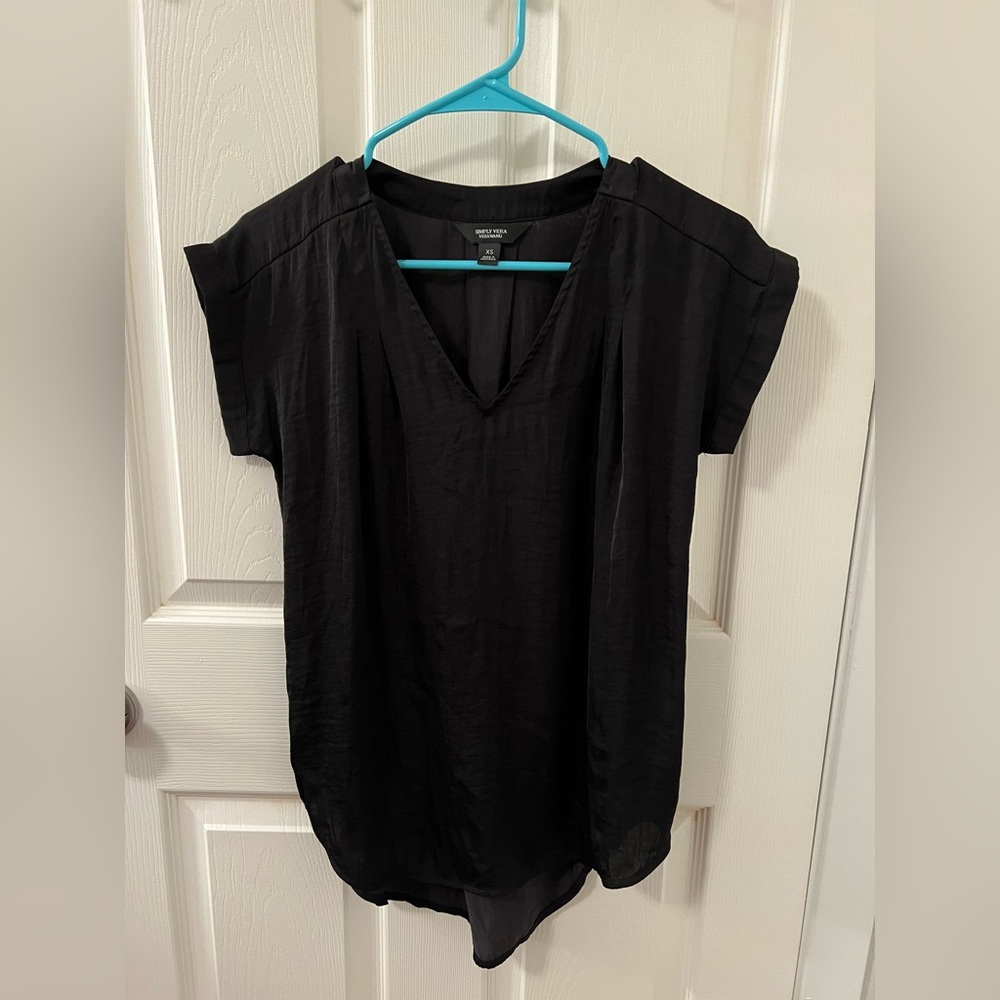 Black Vera Wang Short Sleeve Blouse